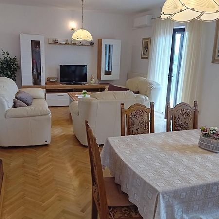 Apartman Ana Bajcici Exteriör bild
